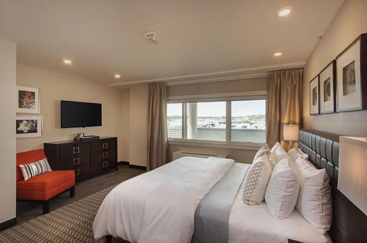 Fathoms Hotel & Marina Port Washington Экстерьер фото